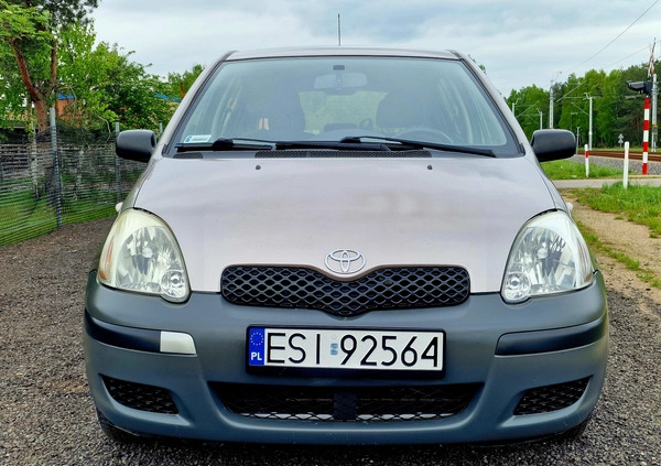 Toyota Yaris cena 9900 przebieg: 80000, rok produkcji 2004 z Sieradz małe 301